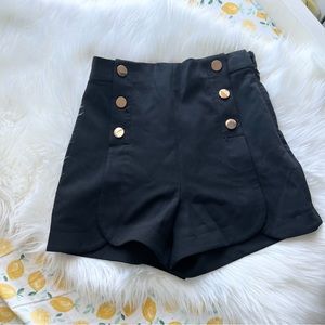 H&M Womens Metal Buttoned Bermuda
sailor Shorts Side Zipper Short size 4